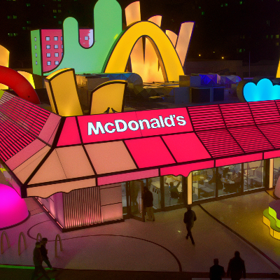 WINTER TAKES ON COLORS