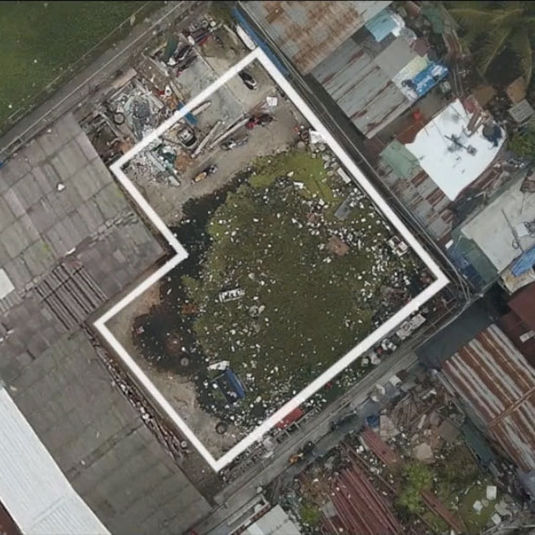 The Unusual Football Field Project : Football field that breaks through the rectangular boundary