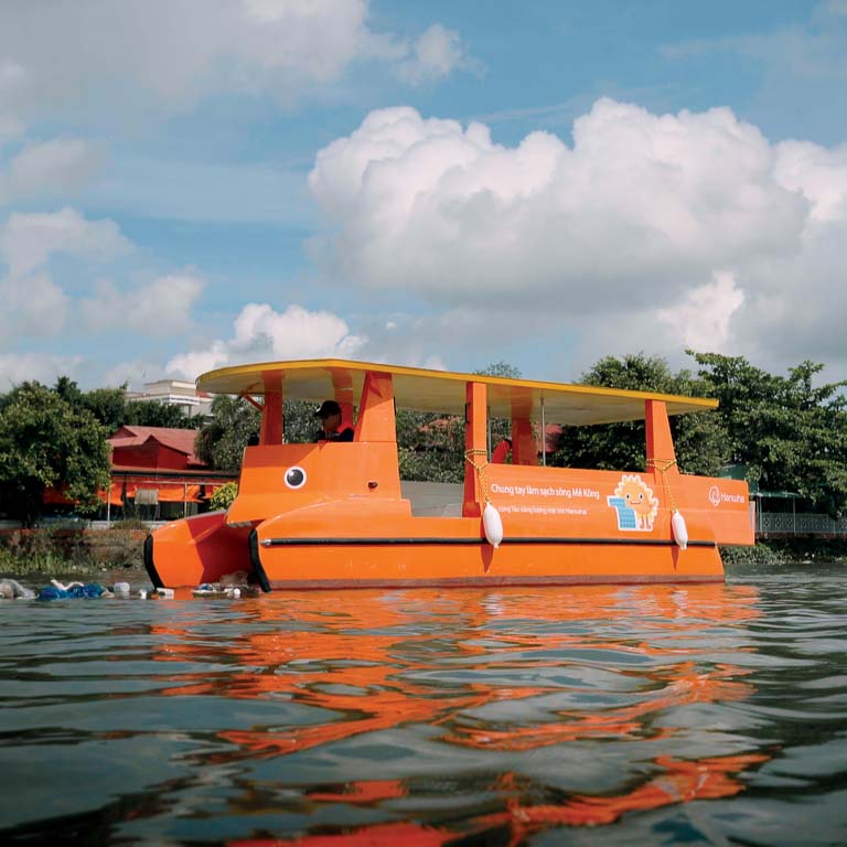 Solar Boat : Clean up Mekong
